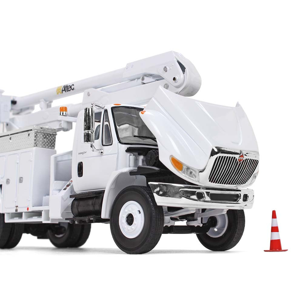 10-3901: White
1/34 scale International DuraStar with Utility Bucket Body