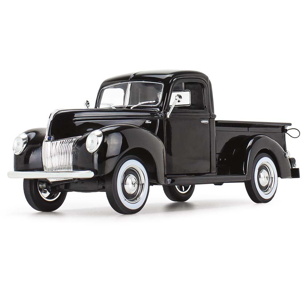 49-0393: Black
1/25 Scale 1940 Ford F-100 Pickup Diecast Replica