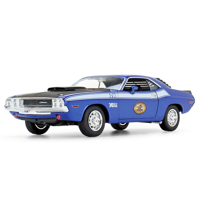 49-3173B7: The Busted Knuckle Garage 
1/24 scale 1970 Dodge Challenger Diecast Replica