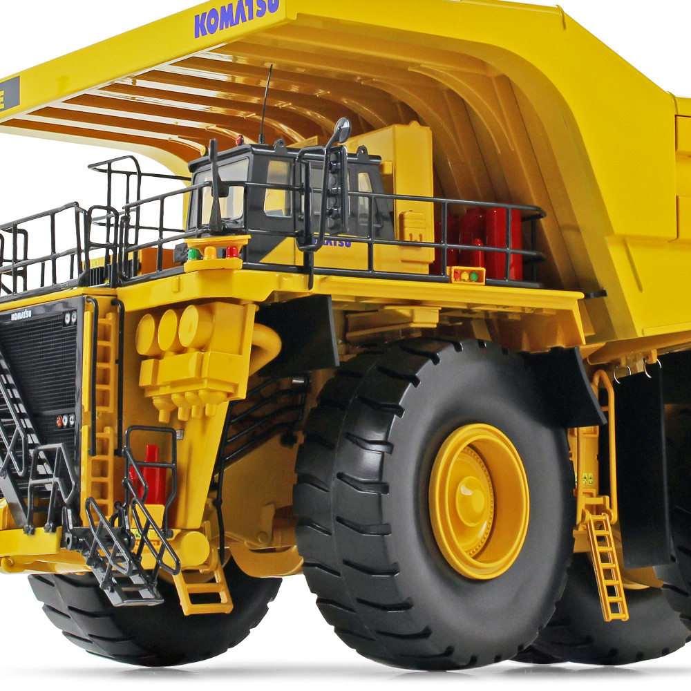50-3415: Komatsu 980E-5AT
Komatsu 1/50 scale 980E-5AT Dump Truck